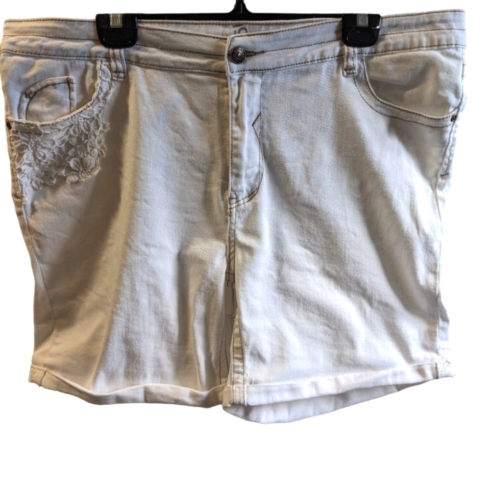 Love & Legend white shorts size 16. Lace pocket detail. Gently worn